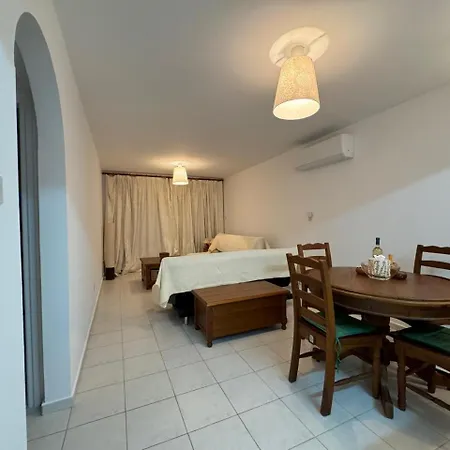 Apartment Beautiful 1-bd Ap Near The Historic Places Paphos