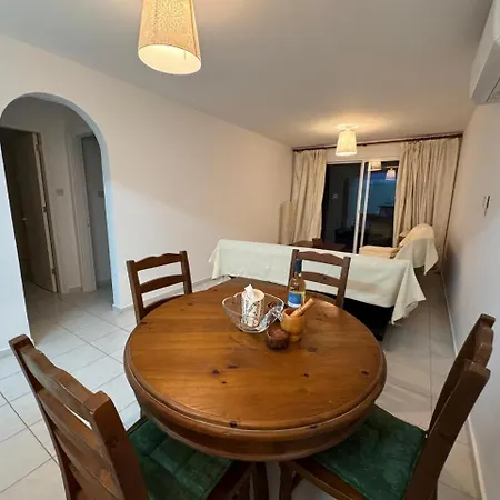 Beautiful 1-bd Ap Near The Historic Places * Пафос