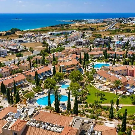Beautiful 1-bd Ap Near The Historic Places Lägenhet Paphos