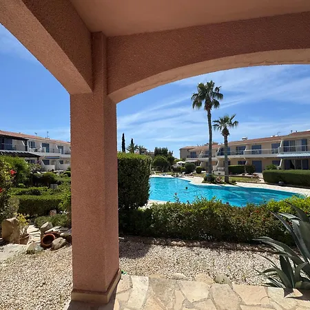 Beautiful 1-bd Ap Near The Historic Places Lägenhet Paphos