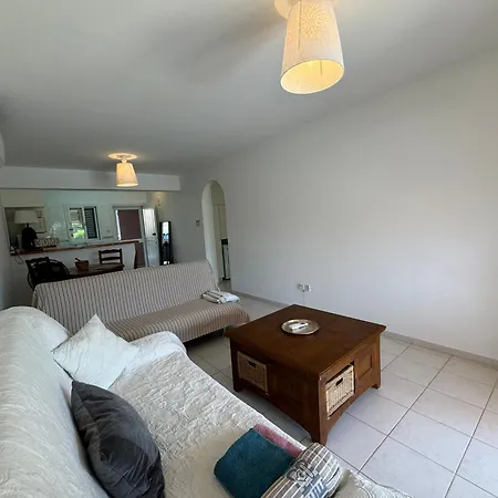 Beautiful 1-bd Ap Near The Historic Places Apartmán Paphos